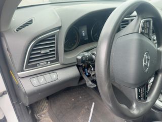 2018 Hyundai Elantra SEL - Interior Instrument Cluster / Odometer Image